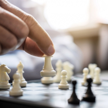 Logotrade Logogeschenke das Foto: Schach-Weinset SAN GIMIGNANO