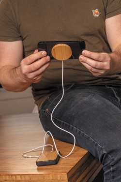 Logotrade corporate gift image of: 10W bamboo magnetic wireless charger