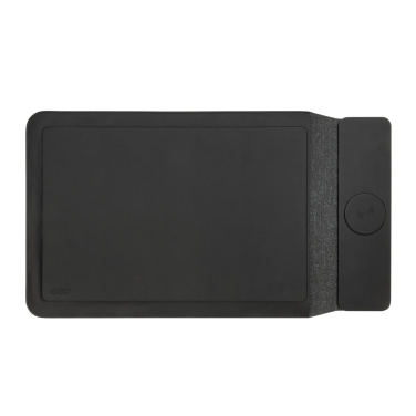 Logotrade promotional product image of: Swiss Peak 15W magnetic charging laptop sleeve 14-15,6"