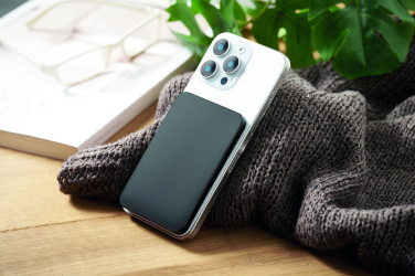 Logotrade promotional merchandise photo of: Slim magnetic power bank 20W