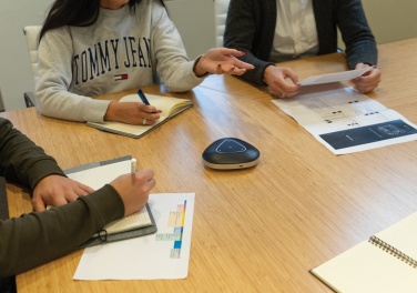 Logo trade meene pilt: Konverentskõne kõlar