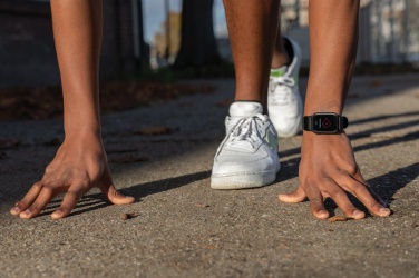 Logotrade reklaamtoote foto: RCS-i taaskasutatud TPU aktiivsuskella 1,47-tolline ekraan koos HR-iga