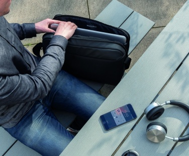 Logo trade meene pilt: Madridi RFID USB 15,6" sülearvutikott PVC-vaba