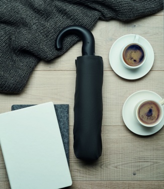 Logotrade meened pilt: 23-tolline kokkupandav vihmavari