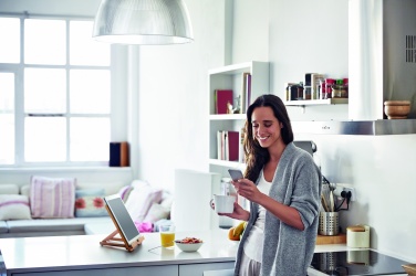 Logo trade reklaamtoote pilt: Bambusest tahvelarvuti alus TUANUI