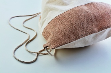 Logo trade ärikingitused foto: Pingutusnööriga kott džuudist detailidega