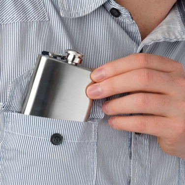 Logotrade reklaamkingituse foto: Roostevabast terasest puusakolb FRESNO 104 ml