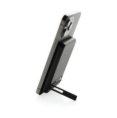 Logotrade meened pilt: Zen RCS plastk 5000 mah 5W magnetiline bambusest akuank