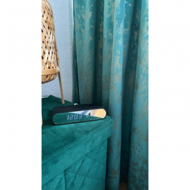 Logotrade reklaamtoote foto: Äratuskell ja juhtmevaba laadija ADELAIDE