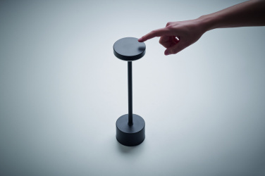 Logo trade ärikingid foto: BISTRO alumiiniumist laualamp