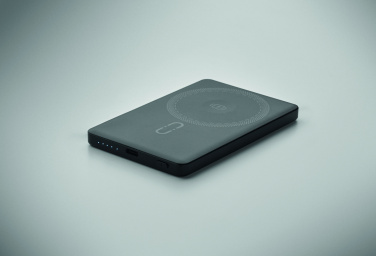 Logotrade meened pilt: Magnetiline varupatarei 5000mAh 15W