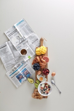 Logo trade liikelahja kuva: VINGA Buscot pitkä leikkuu-/tarjoilulauta