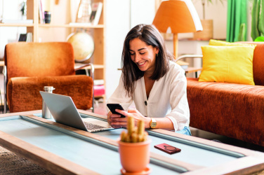 Logo trade mainoslahjat ja liikelahjat kuva: Langattoman laturin virtapankki