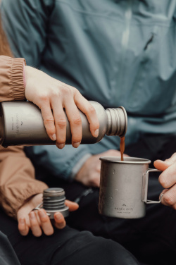 Logotrade mainoslahja tuotekuva: Nordic trail-ultrakevyt titaaninen muki 450ml