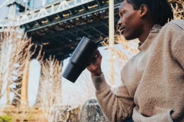 Logotrade firminės dovanos nuotrauka: Embrace prabangus RCS perdirbto nerūdijančio plieno stiklinukas 900ml