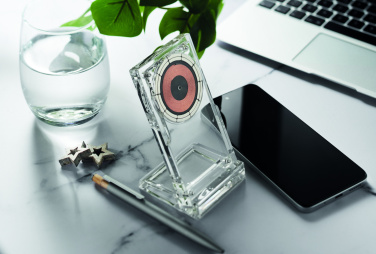 Logotrade firminės dovanos nuotrauka: Akrilo belaidis įkroviklis 15 W