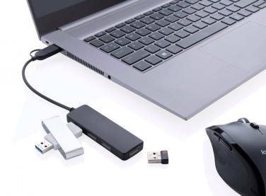 Logotrade Ideja dāvanas foto: RCS pārstrādāta plastmasas USB centrmezgls ar dubultu ieeju