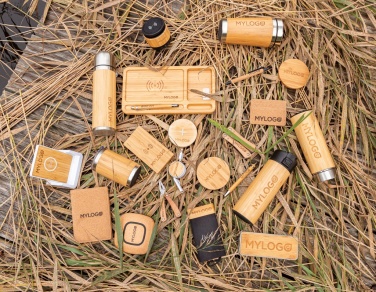 Logotrade biznesa dāvanas foto: Bambusa 4000 mAh bezvadu 5W Powerbank