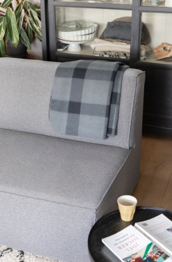 Logotrade biznesa dāvanas foto: Mīksta rūtaina flīsa sega