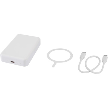 Logotrade dāvanas foto: Acrab 10.000 mAh 15W magnētiskā bezvadu pārnēsājamā uzlādes ierīce ar 20W PD - izgatavota no pārstrādātas plastmasas