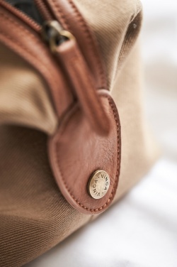 Лого трейд pекламные продукты фото: Косметичка VINGA Sloane RCS из переработанного полиэстера