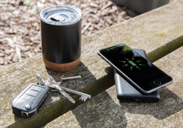 Logotrade profilprodukter bild: 10.000 mAh snabbladdande 10W trådlös powerbank med PD