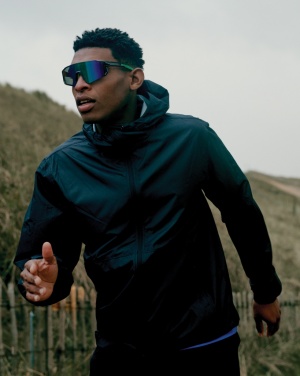 Logotrade presentreklam bild: Iqoniq Logan lättvikt jacka i återvunnen polyester