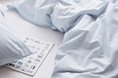 Logotrade presentreklam bild: VINGA Montgomery bäddset premium cotton, 4 delar